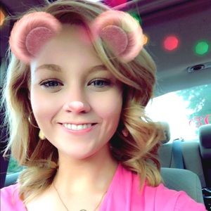 Meet your Posher, Courtney